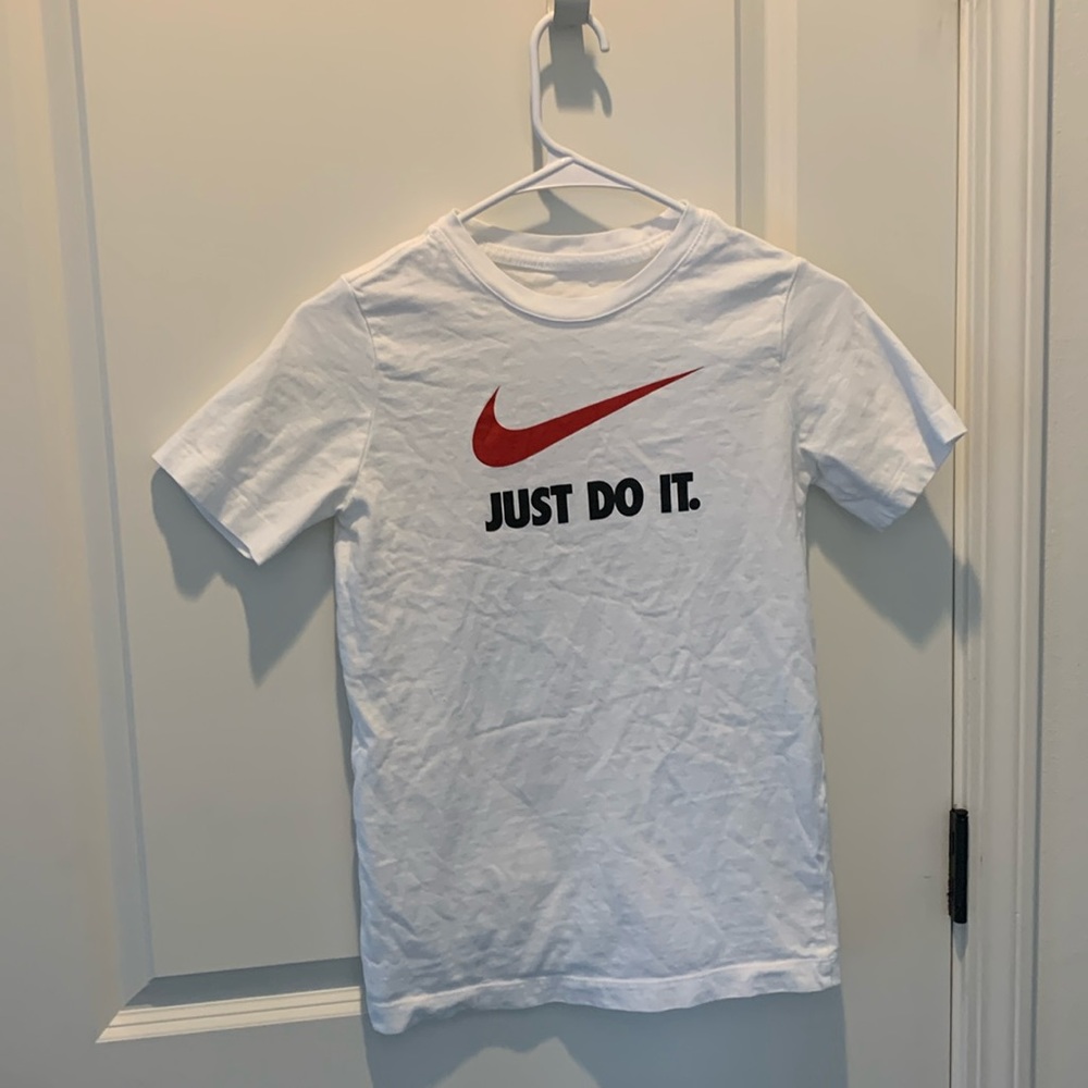 Nike T shirt kids M size